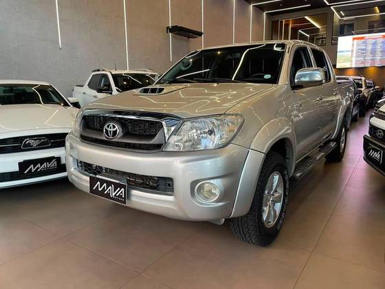 TOYOTA HILUX 2.5 STD 4X4 CD 16V TURBO DIESEL 4P MANUAL